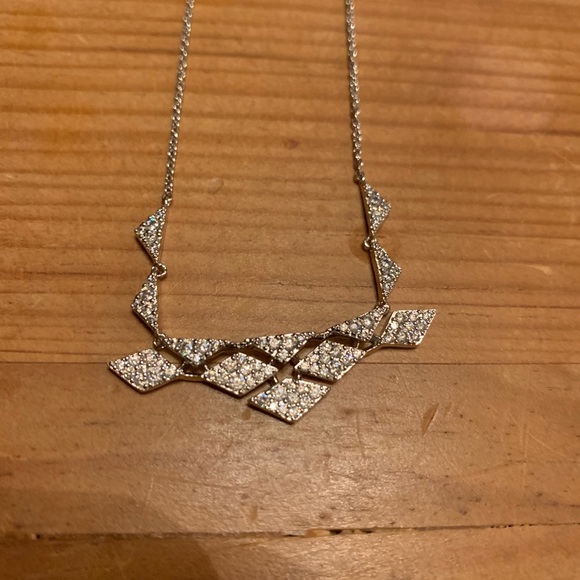 NADRI Luminous Cubic Zirconia Bib - Picture 3 of 8